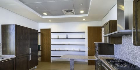 Apartment, Balcony, Sea View | Private kitchen | Electric kettle, toaster