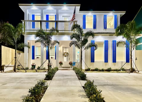 Luxurious 5BD Home!