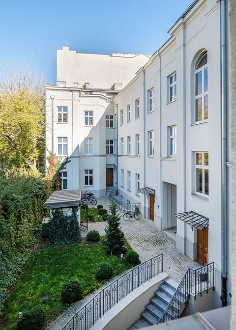 City Studio | Courtyard view