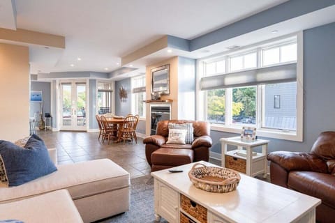 Welcome to Mariner's Cove!