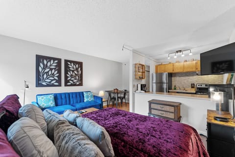 Condo (0 Bedroom) | Property amenity