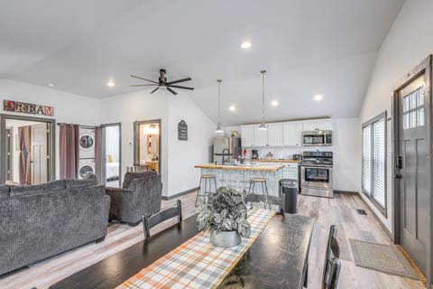 House (2 Bedrooms) | Interior