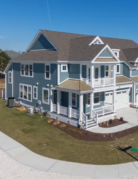 5/6 Bedrooms 3.5 Bathroom incredible house for your best vacation yet!