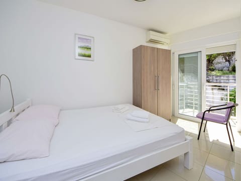 Furniture, Cabinetry, Comfort, Wood, Window, Building, Bed Frame, Interior Design, Shade