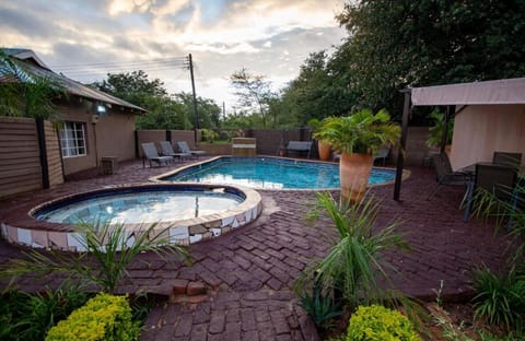 2 outdoor pools