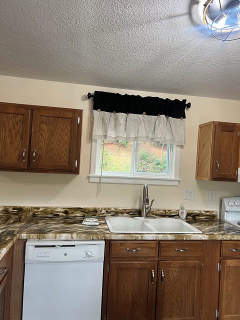 Kitchen with all essentials!