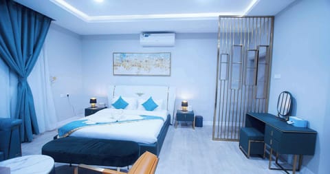 Comfort Villa, City View | In-room safe, iron/ironing board, free cribs/infant beds, free WiFi