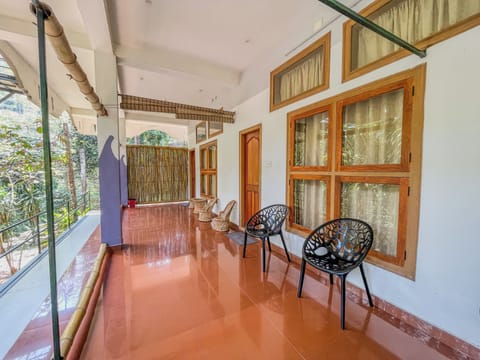 Deluxe Room | Terrace/patio