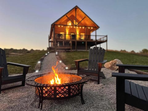 Welcome to Belay Station—your hilltop retreat in the Red River Gorge. Gather around the fire, take in the view, and let the relaxation begin.
