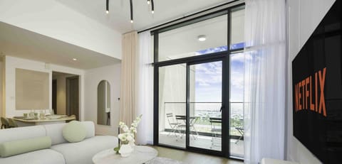 Apartment, Balcony | Living area