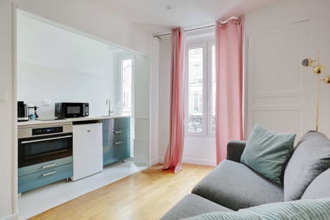 Apartment | Private kitchen | Cookware/dishes/utensils