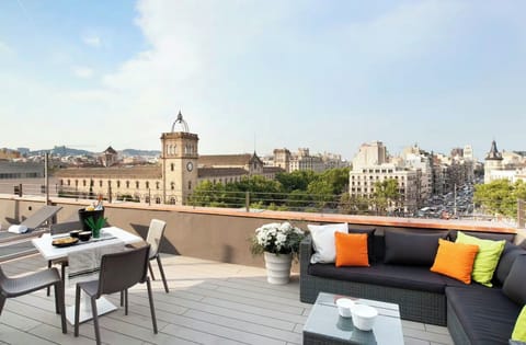 Communal roof terrace with outdoor furniture! 