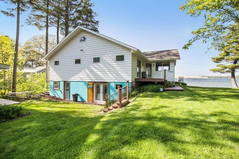 Amazing house (Driftwood) overlooking Silver Lake across from the Sand Dunes. 