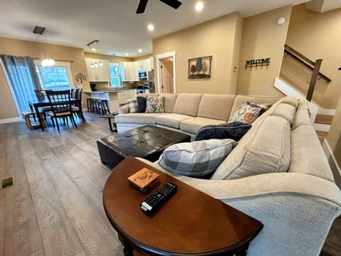 Comfortable living area. Open concept. SmartTV. Huge sectional. Recliner.