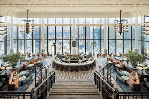 2 restaurants; breakfast, lunch, and dinner served