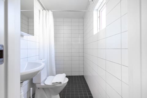 Double Room, Private Bathroom, Sea View (Annex Building) | Bathroom | Shower, towels