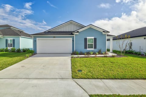 4bedrooms 2 car garage safe new family friendly neighborhood in St Augustine