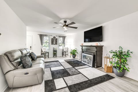 Richmond Vacation Rental | 3BR | 2.5BA | 1,720 Sq Ft | 2-Story Home