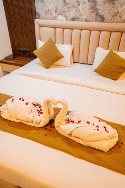 Premium bedding, Select Comfort beds, iron/ironing board (on request)