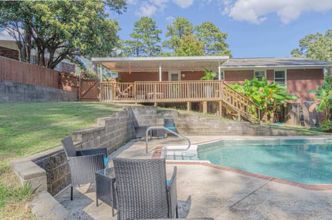 Cool off in the sparkling pool—accessible only from April to October, relax on the patio, or enjoy a barbecue with friends and family. This backyard is the perfect place to spend a sunny day.

