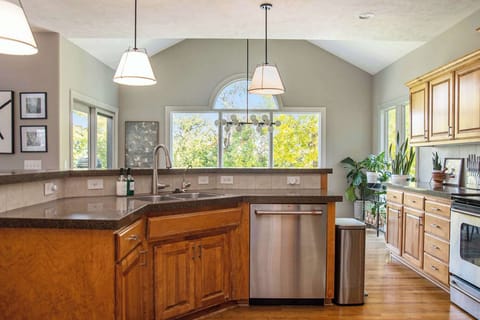 This kitchen has good taste