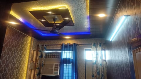 Deluxe Double Room | Free WiFi