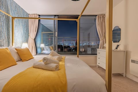 Apartment | 1 bedroom, iron/ironing board, free wired internet, bed sheets