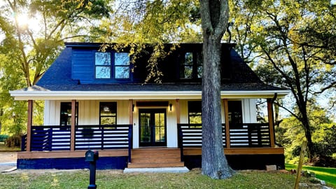 Exterior \
