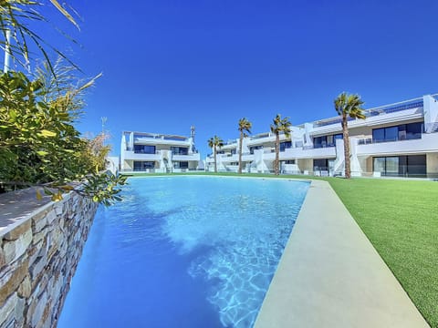 Stay at the modern La Llana Beach Apartment in Mar de Cristal, featuring a pool, high-speed Wi-Fi, and a Smart TV for all your entertainment needs. This stylish, fully-equipped apartment is just steps from the beach, offering a spacious layout, contemporary decor, and a private balcony. Perfect for families and couples, enjoy the convenience of a full kitchen, comfortable living spaces, and quick access to local attractions, golf courses, and the stunning Mar Menor. Relax in comfort and style at this ideal coastal retreat on the Costa Cálida!