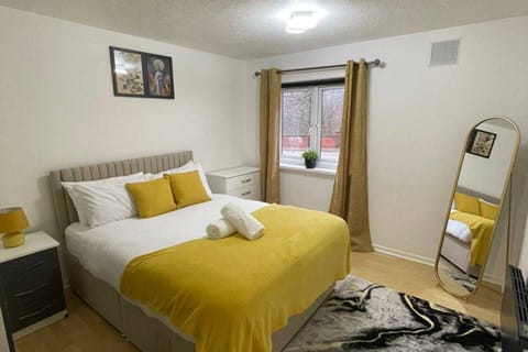 Full bedroom
