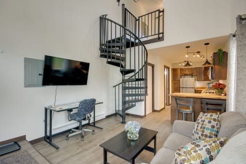 Livingston Vacation Rental | 1BR | 1BA | 504 Sq Ft | Stairs Required