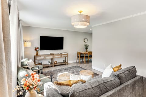 Chattanooga Vacation Rental | 2BR | 1BA | 950 Sq Ft | 4 Steps to Access