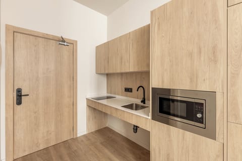 Studio | Private kitchen | Fridge, microwave, stovetop, dishwasher