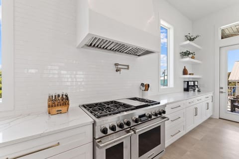 Kitchen with modern applicances