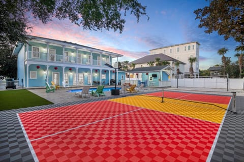 Sapphire by the Sea  Private pickle ball court