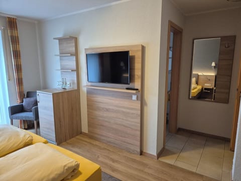 Economy Double Room, Garden View | Soundproofing, free WiFi