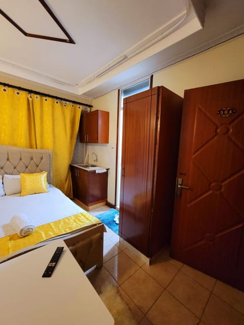 Deluxe Studio Suite, City View | Soundproofing, free WiFi