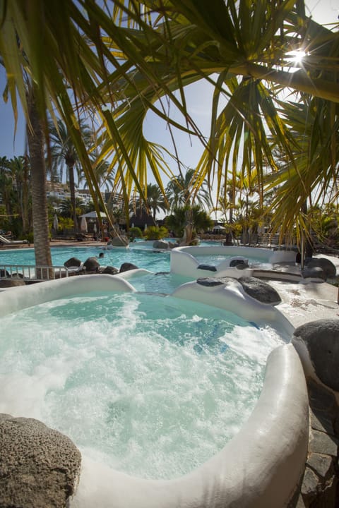 2 outdoor pools, pool umbrellas, sun loungers