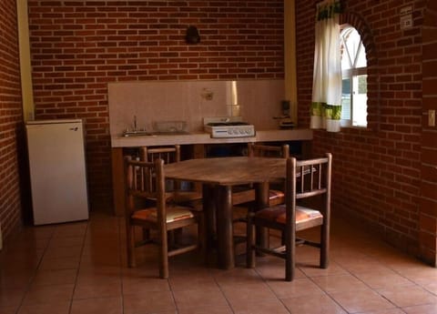 Comfort Cabin, Multiple Beds | Private kitchen