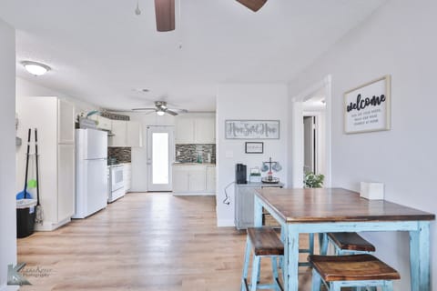 Fully equipped kitchen with everything you need to prepare your meals!