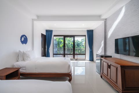 Superior Twin Room | Desk, laptop workspace, free WiFi