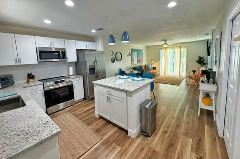 Bright and Functional Kitchen!