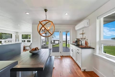 Enjoy an additional dining option with a charming breakfast nook by the kitchen area!