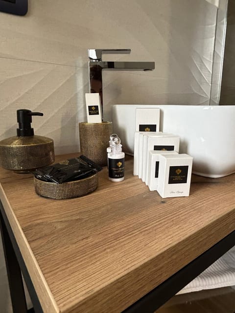 Bathroom amenities