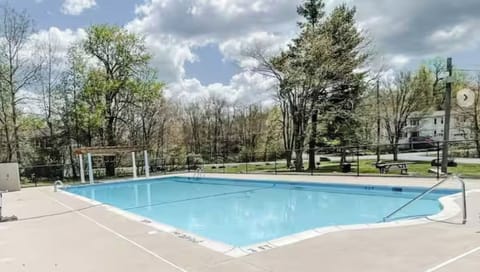 Enjoy access to a spacious community pool, perfect for cooling off. 
