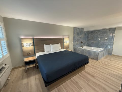 Romantic Single Room, Jetted Tub | Private spa tub