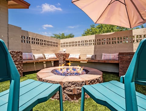 Private fire pit area for you and your guests to enjoy