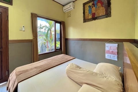 Family Room | Desk, free WiFi