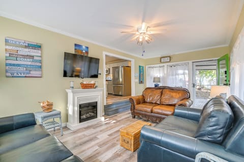Surfside Beach Vacation Rental | 2BR | 2BA | Steps Required | 1,000 Sq Ft