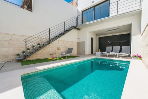 Holiday Home Swimming Pool